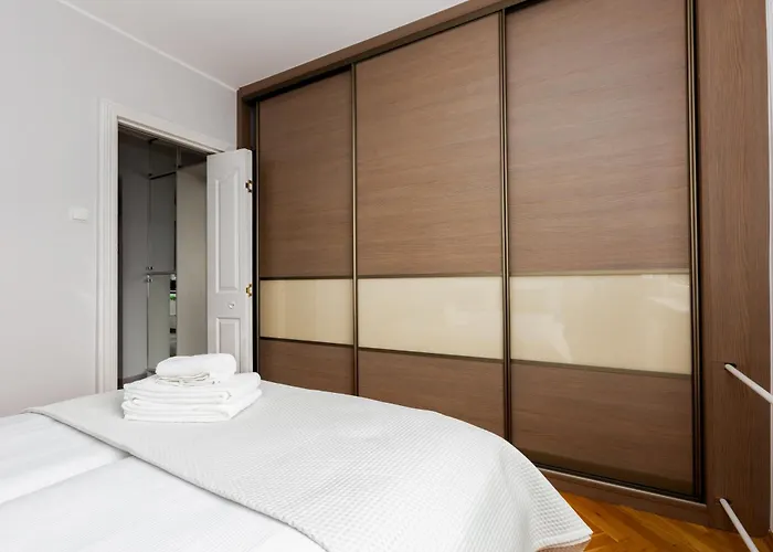 Апартаменты Seaside With The View By Bookinghost *