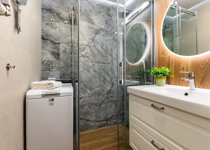 Seaside With The View By Bookinghost غدينيا